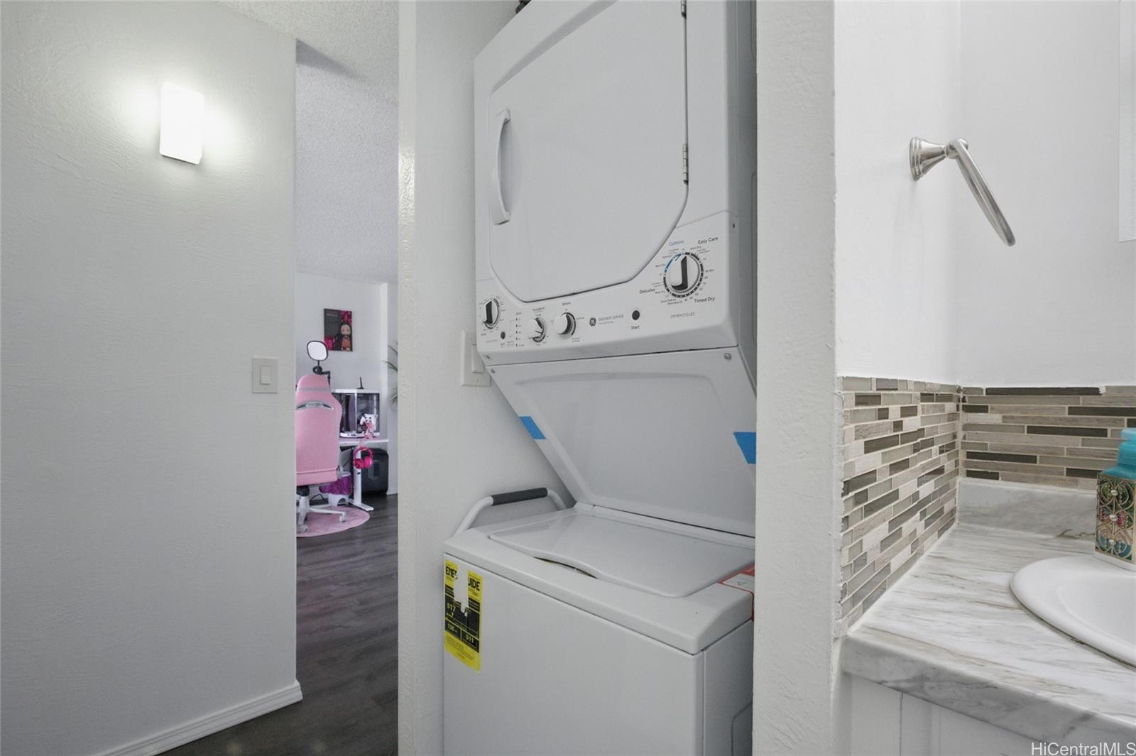 Pearl 1 condo # 18A, Aiea, Hawaii - photo 6 of 20