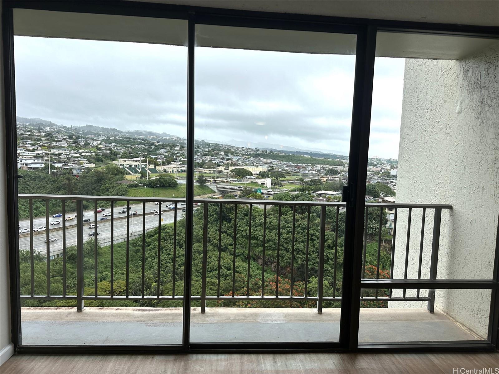 Pearl 1 condo # 20F, Aiea, Hawaii - photo 8 of 25