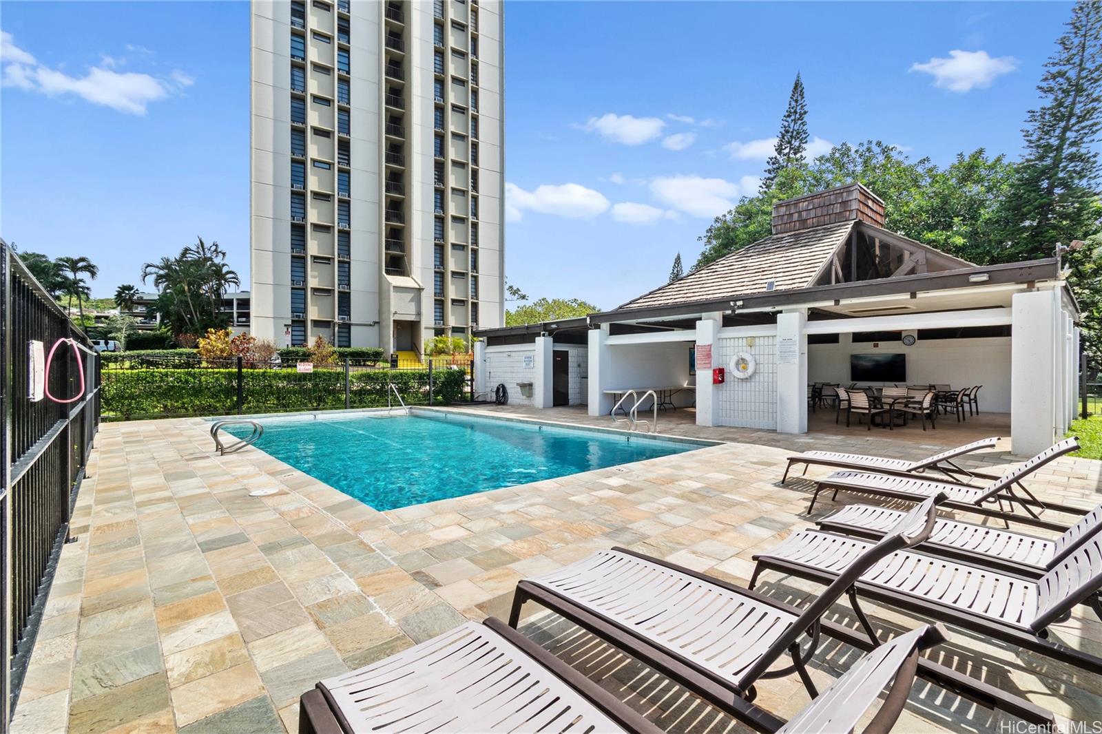 Pearl 1 condo # 22M, Aiea, Hawaii - photo 14 of 16