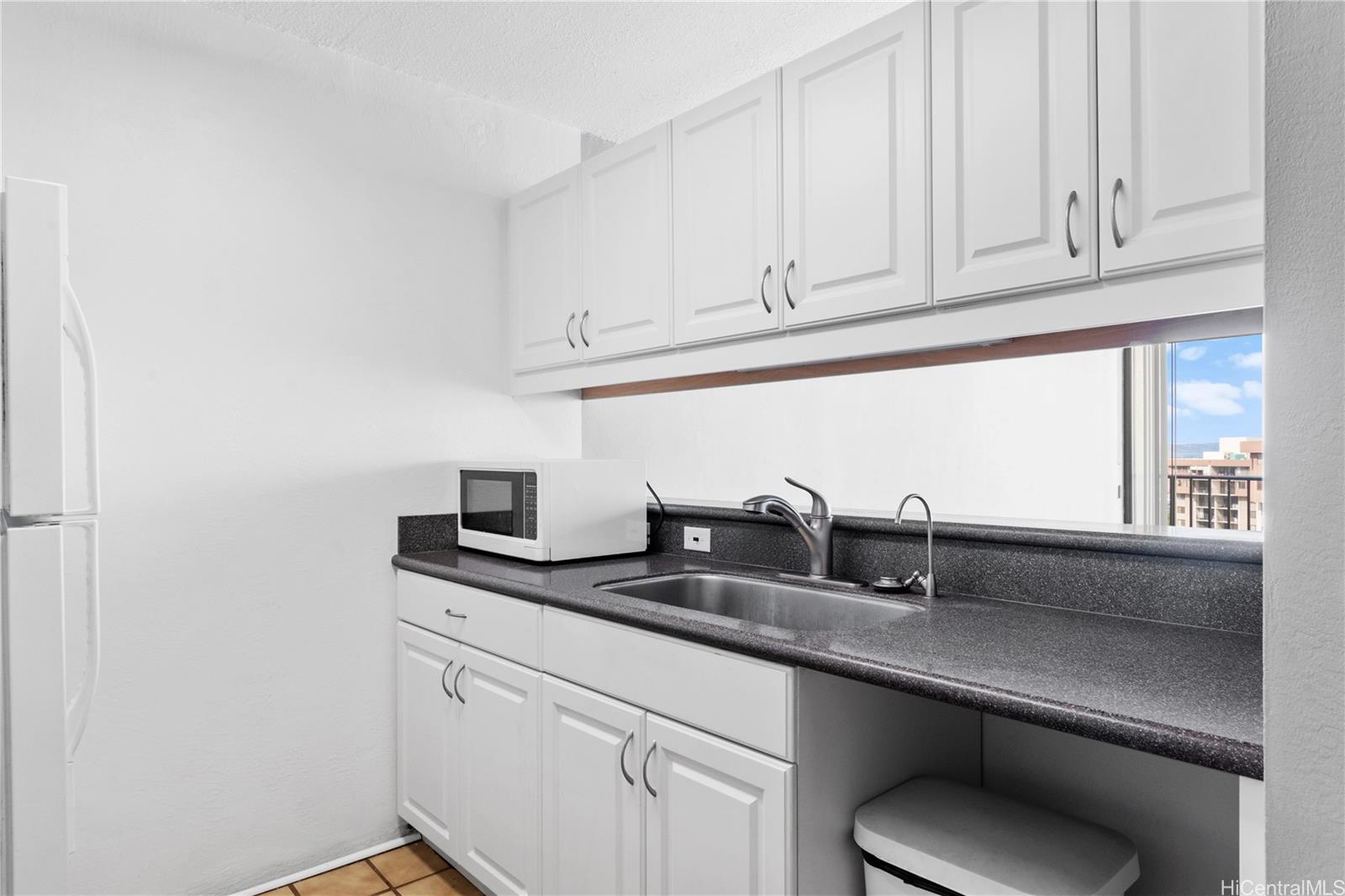 Pearl 1 condo # 22M, Aiea, Hawaii - photo 5 of 16