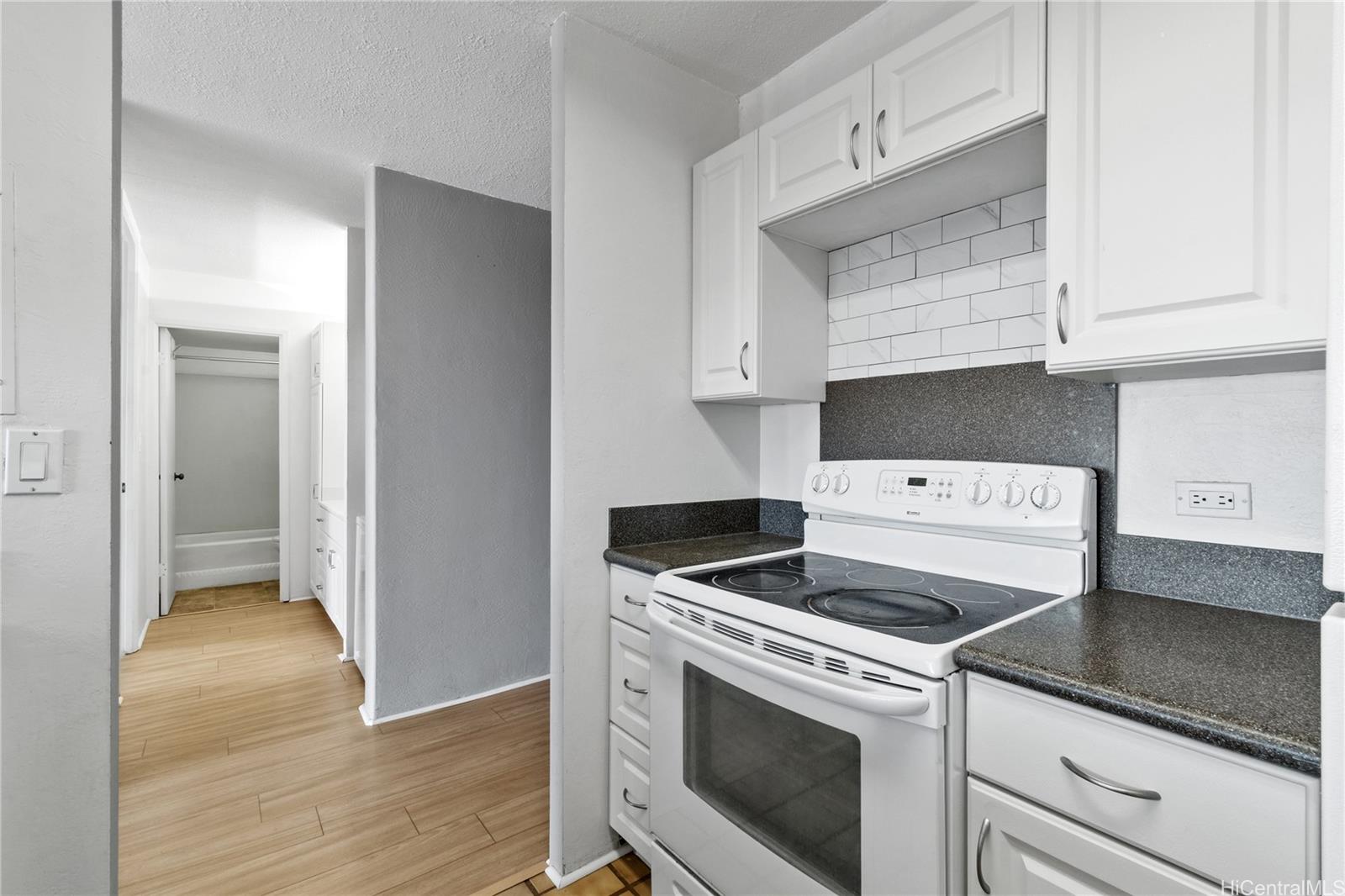 Pearl 1 condo # 22M, Aiea, Hawaii - photo 7 of 16