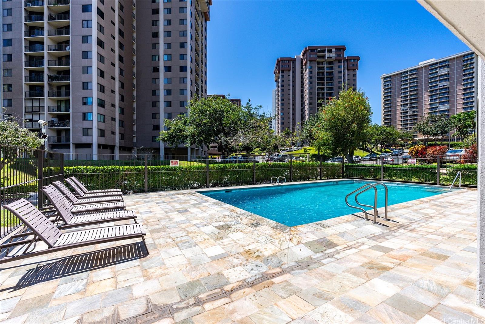 Pearl 1 condo # 2H, Aiea, Hawaii - photo 19 of 23