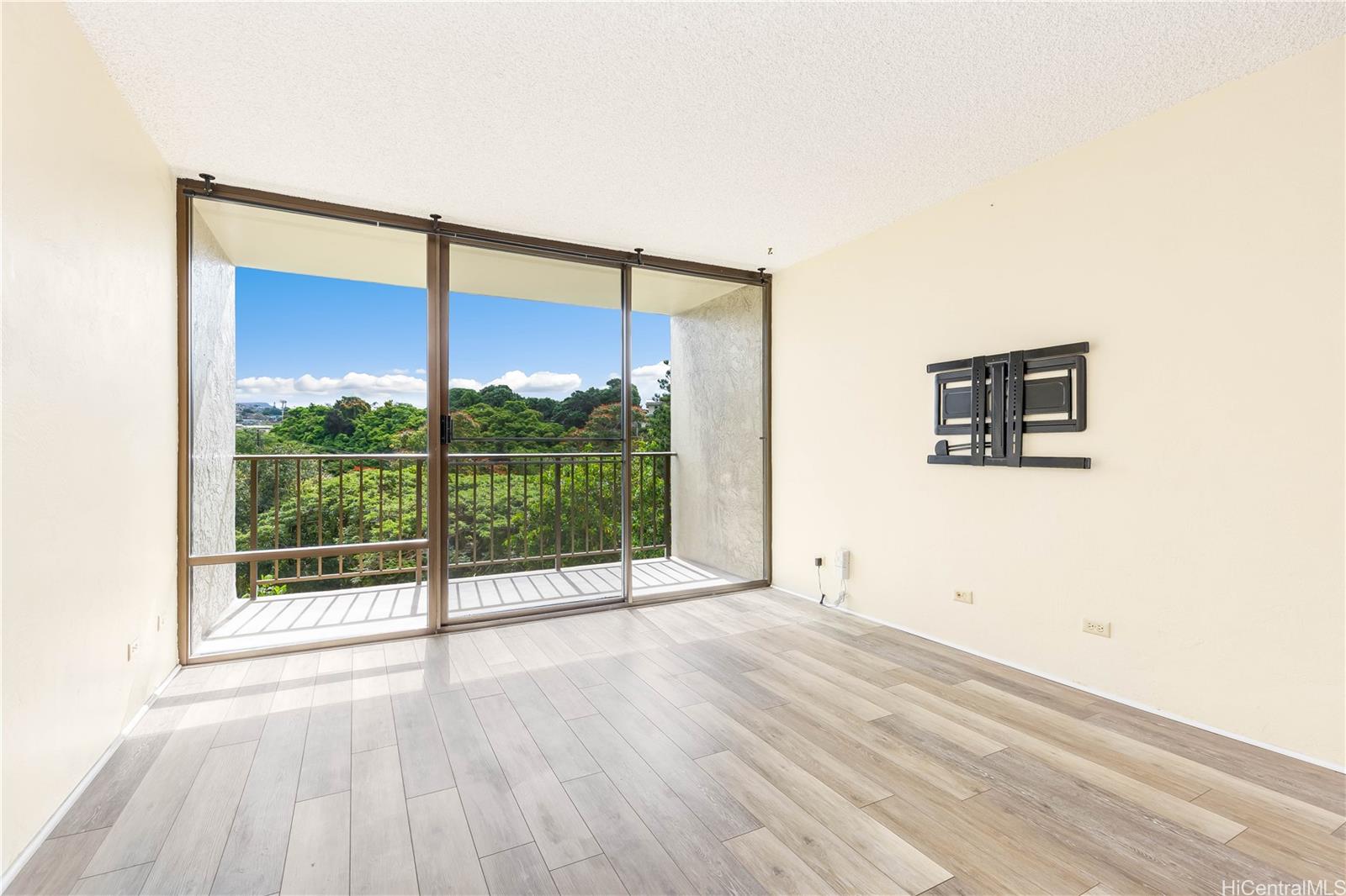 Pearl 1 condo # 7G, Aiea, Hawaii - photo 4 of 25