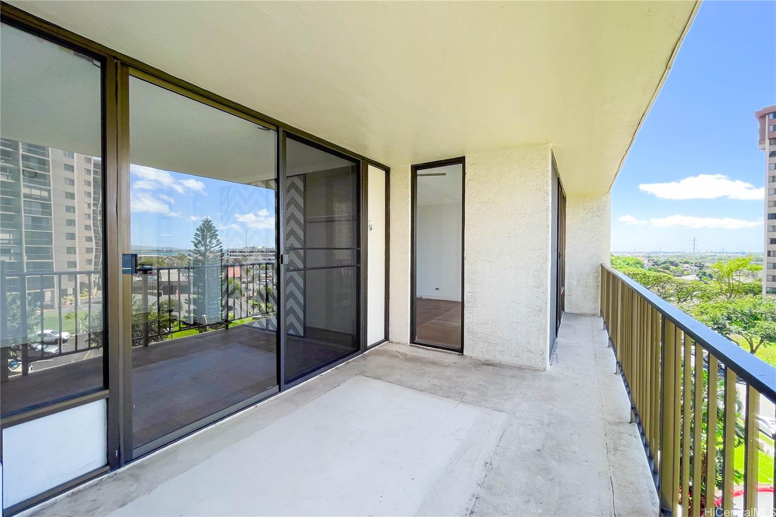 Pearl 1 condo # 7M, Aiea, Hawaii - photo 5 of 25