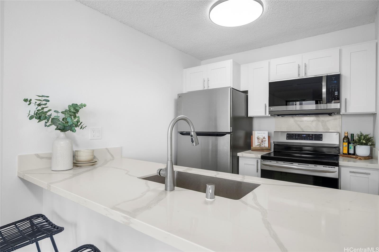 Pearl 1 condo # 7N, Aiea, Hawaii - photo 5 of 23