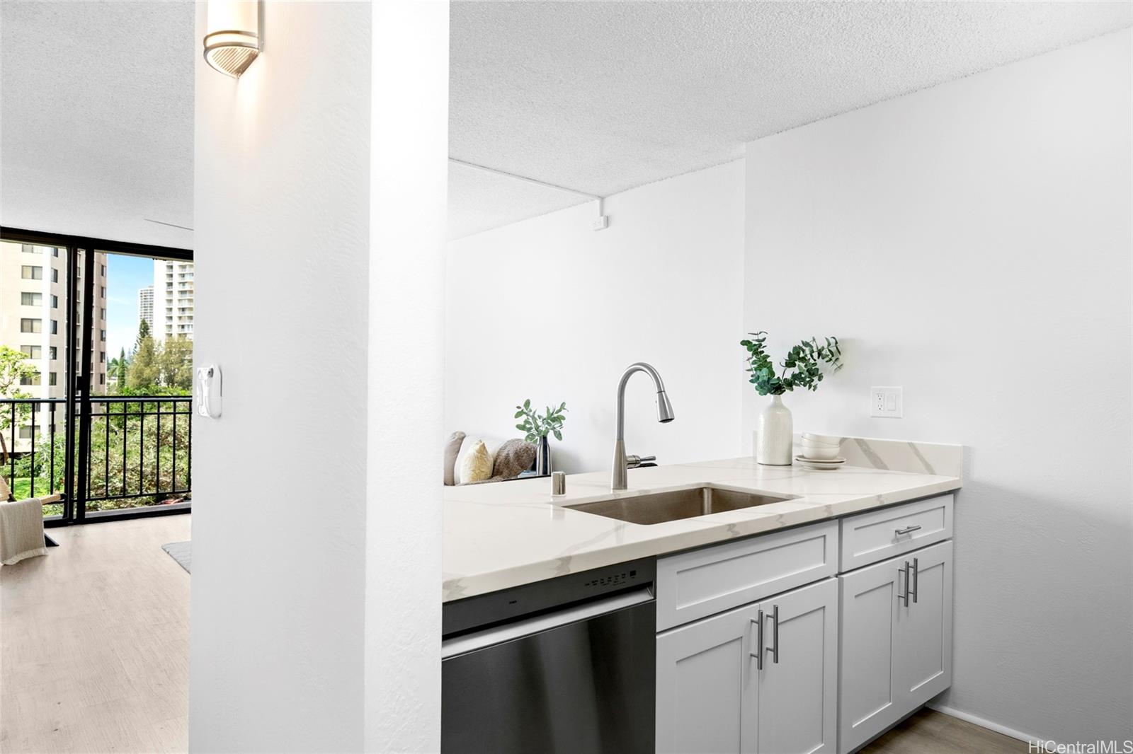 Pearl 1 condo # 7N, Aiea, Hawaii - photo 6 of 23