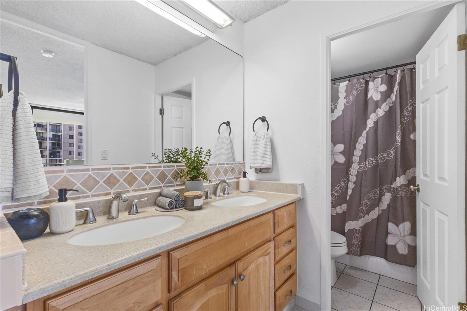 Pearl 1 condo # 8N, Aiea, Hawaii - photo 12 of 15