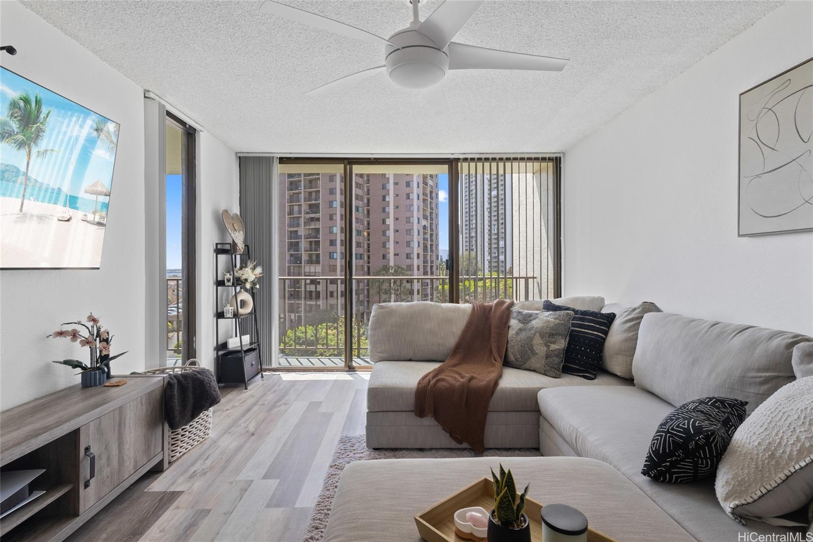 Pearl 1 condo # 8N, Aiea, Hawaii - photo 10 of 15