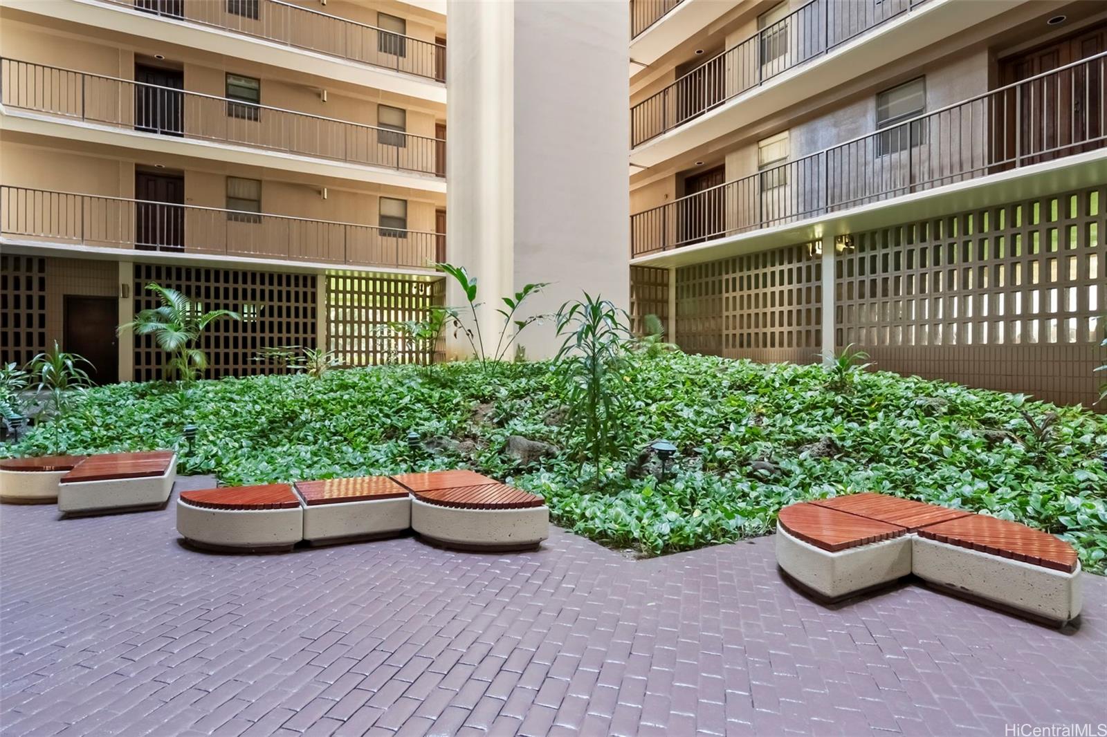 PARK AT PEARLRIDGE condo # A1006, Aiea, Hawaii - photo 3 of 25