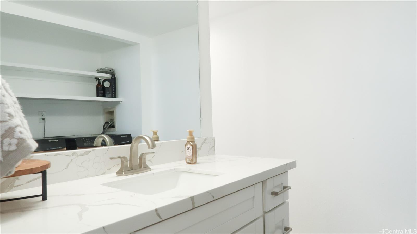Park At Pearlridge condo # A1006, Aiea, Hawaii - photo 12 of 25