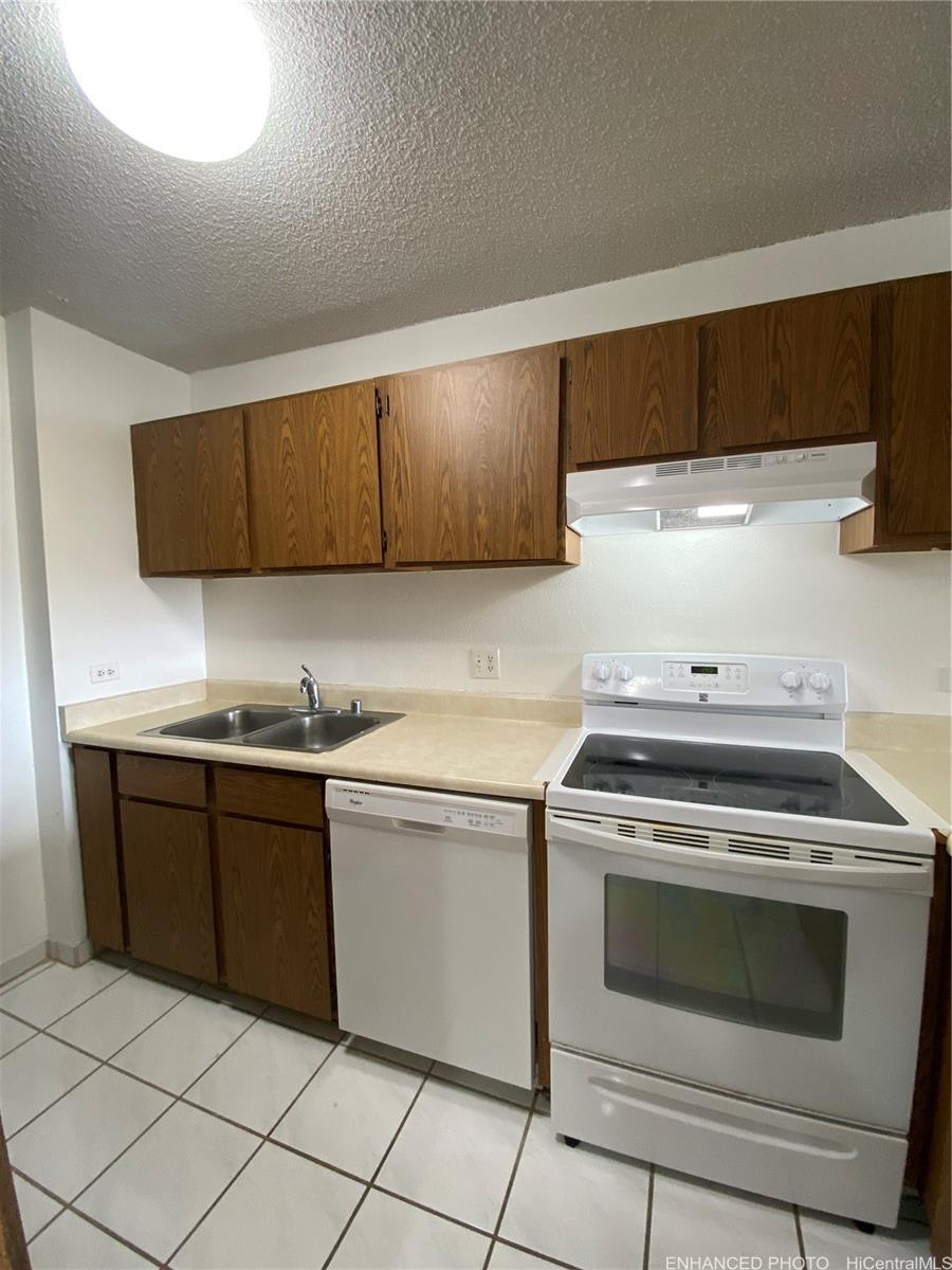 Park At Pearlridge condo # A1008, Aiea, Hawaii - photo 2 of 25
