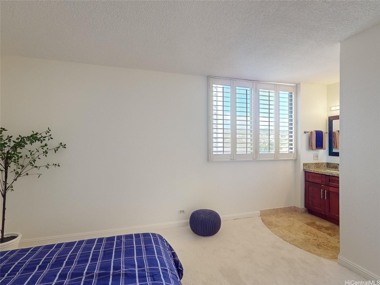 Park At Pearlridge condo # A1305, Aiea, Hawaii - photo 11 of 25