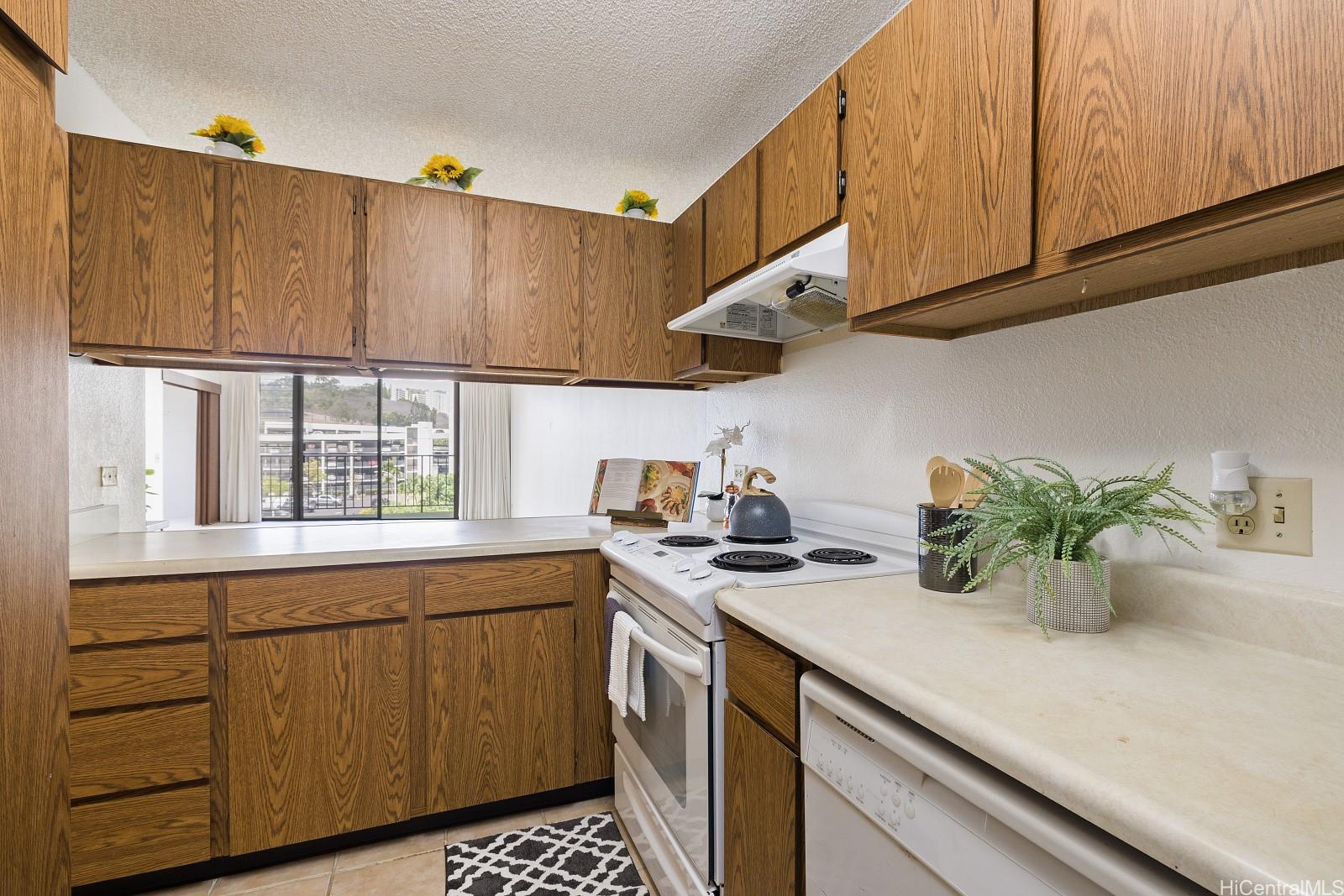 Park at Pearlridge condo # A603, Aiea, Hawaii - photo 4 of 25