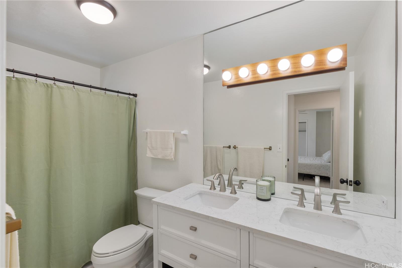 Tropicana Village townhouse # 49-3, Aiea, Hawaii - photo 12 of 16