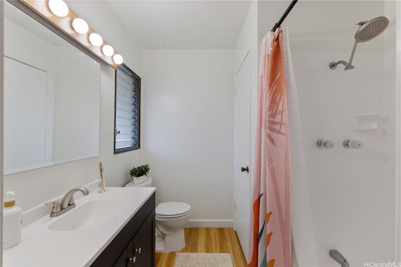 Tropicana Village townhouse # 49-3, Aiea, Hawaii - photo 9 of 16
