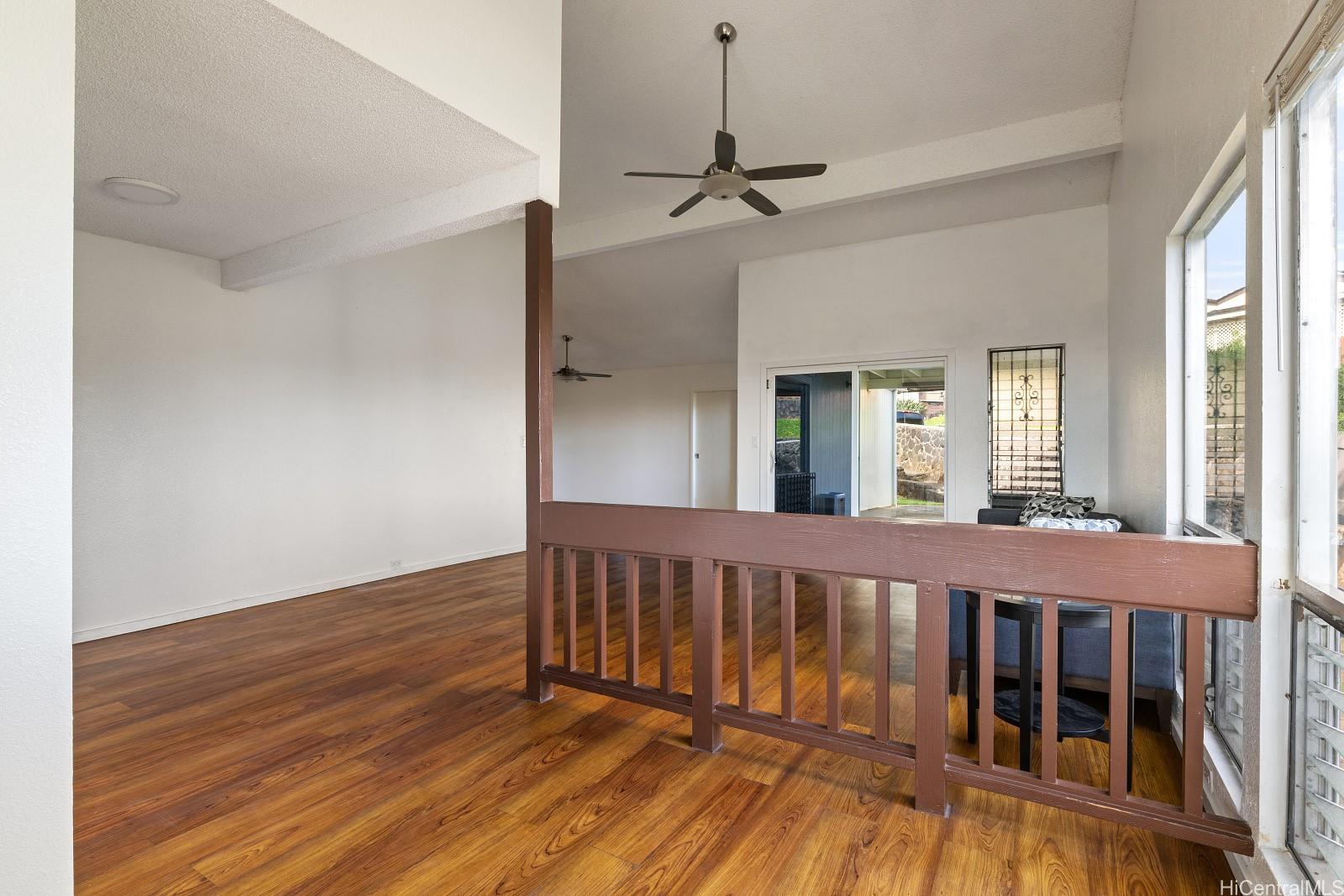 98-524  Lulu Place Newtown, PearlCity home - photo 5 of 25