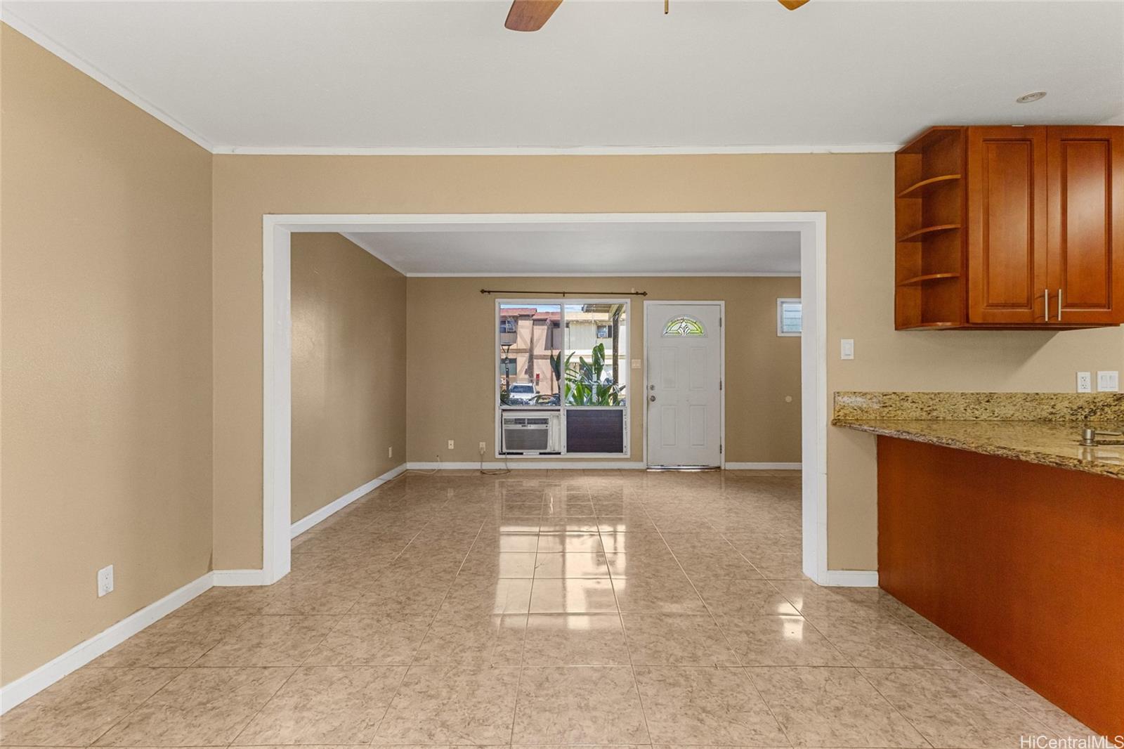 98-525 Kamahao Place townhouse # 27, Pearl City, Hawaii - photo 3 of 23