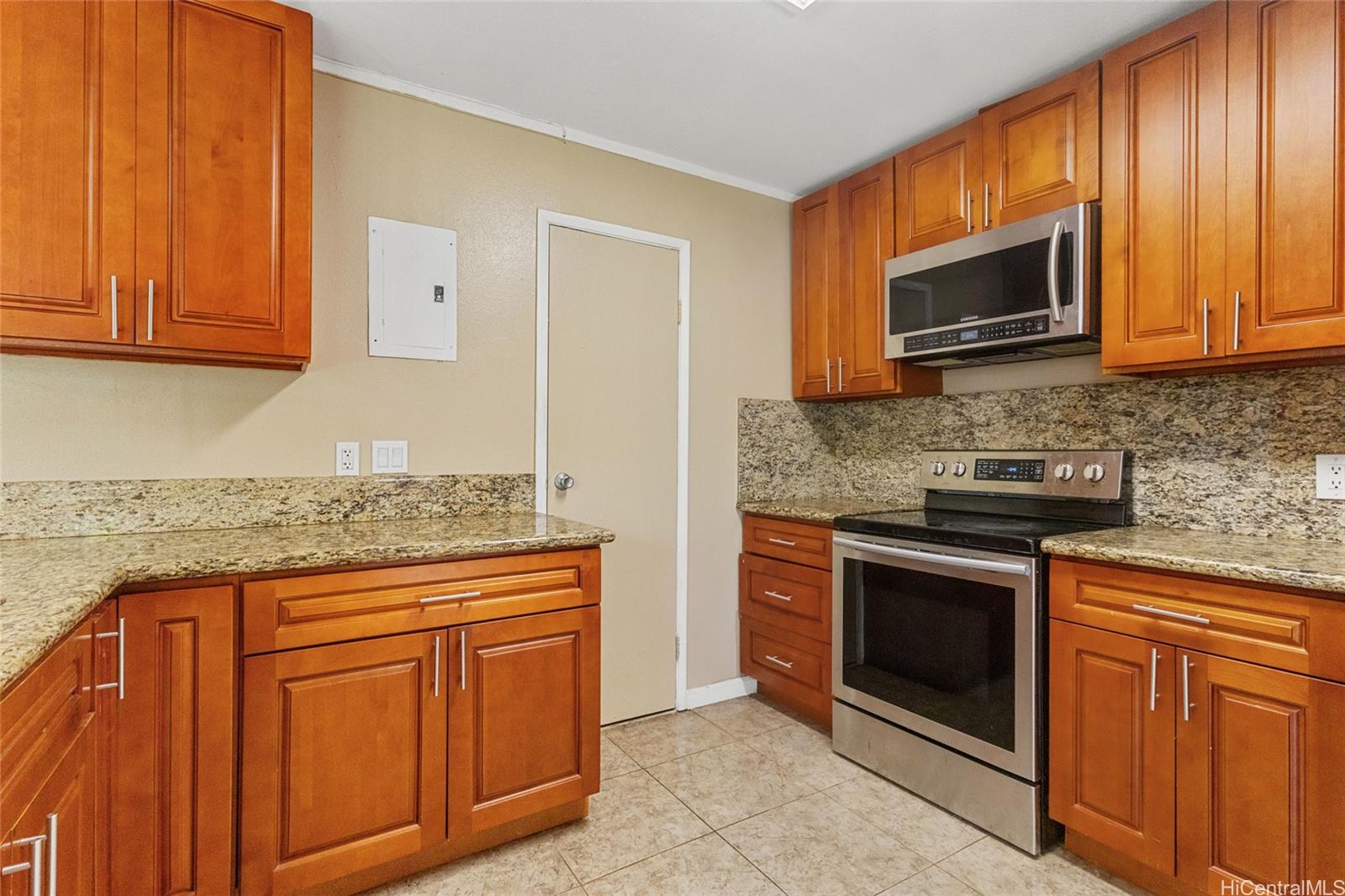 98-525 Kamahao Place townhouse # 27, Pearl City, Hawaii - photo 6 of 23