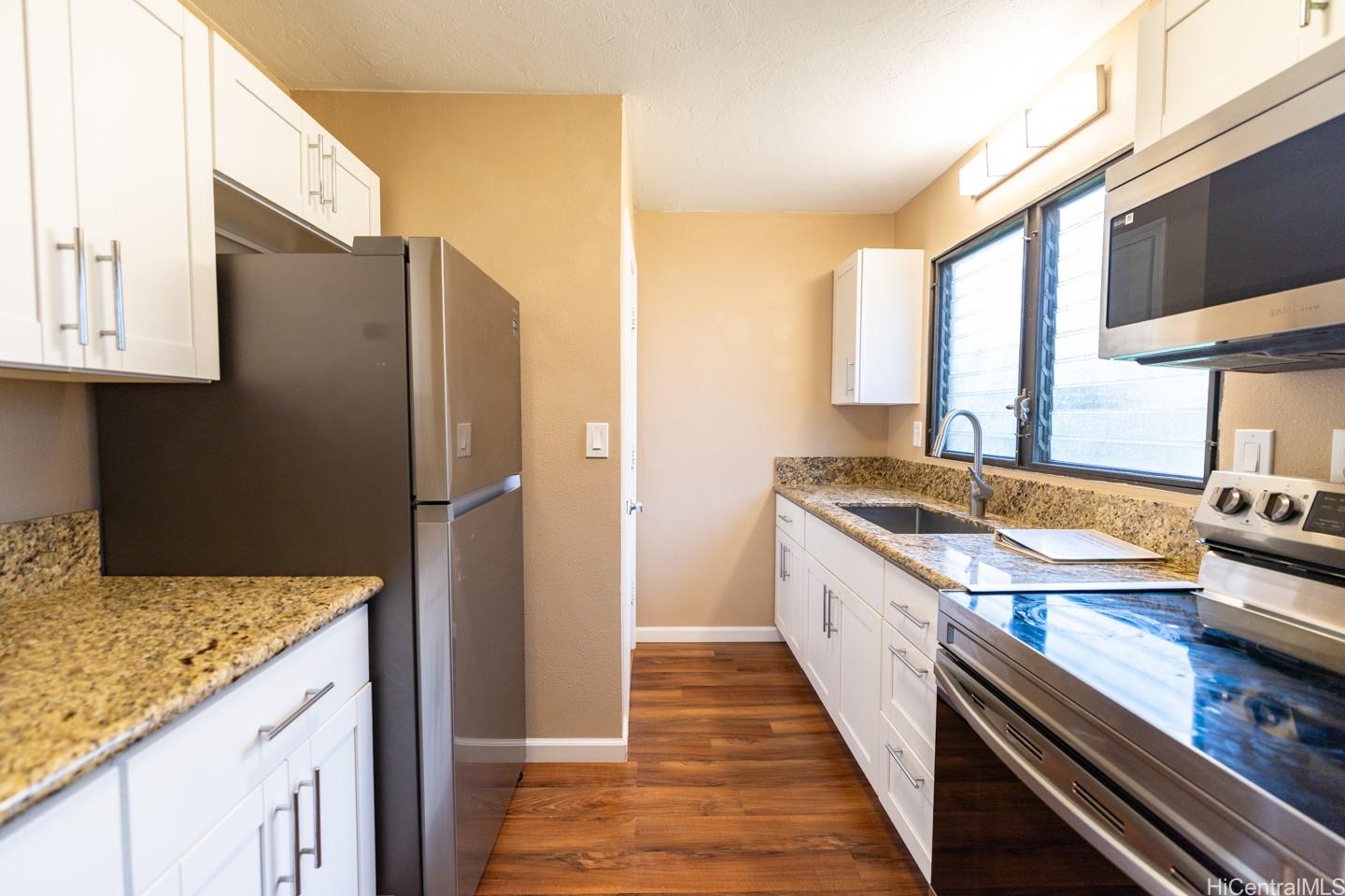 98-530 Kaonohi Street townhouse # 52/3, Aiea, Hawaii - photo 3 of 20