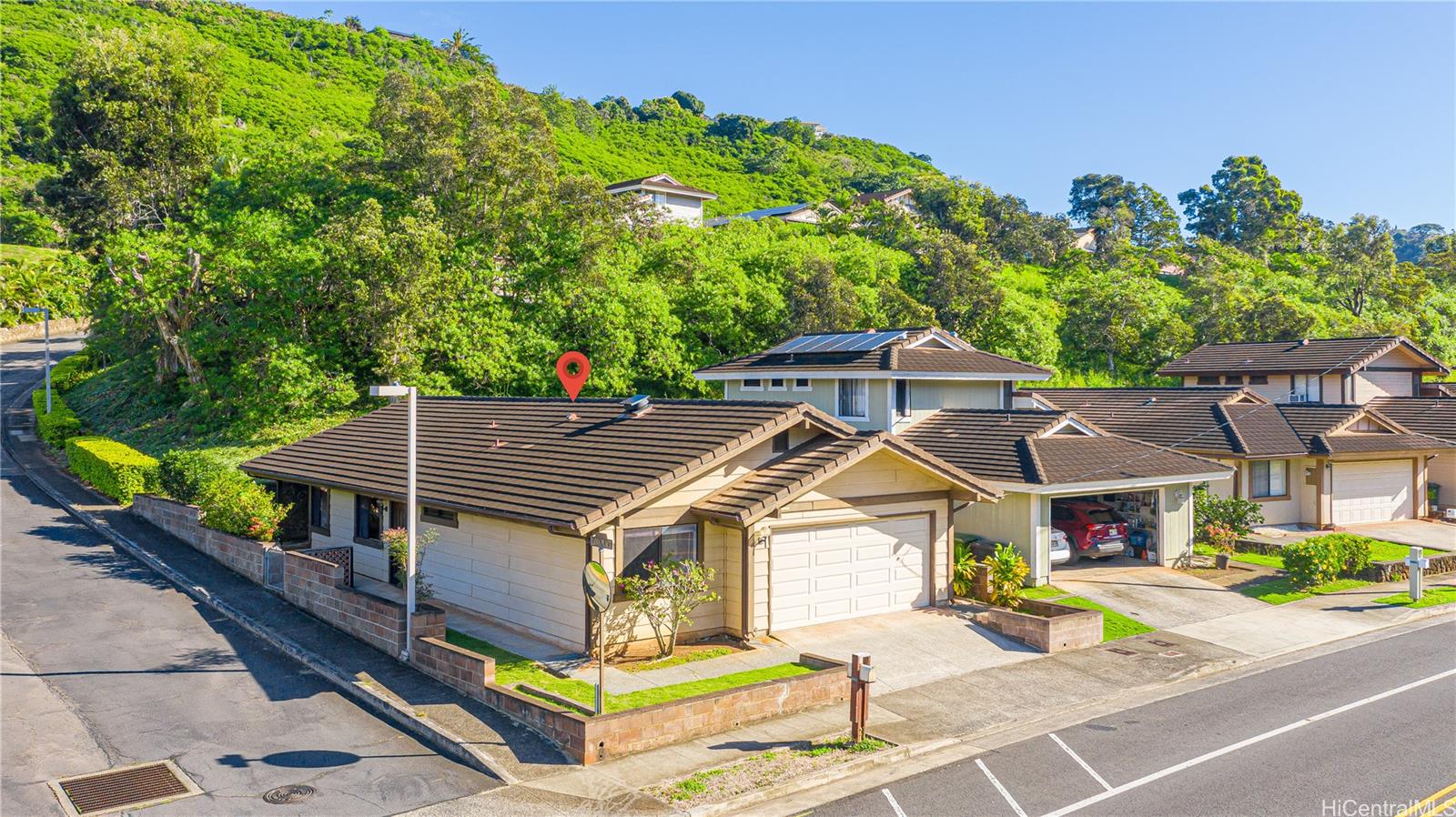 98-582  Kilinoe Street Newtown, PearlCity home - photo 2 of 24