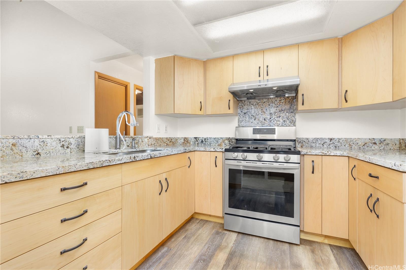 98-582  Kilinoe Street Newtown, PearlCity home - photo 8 of 24