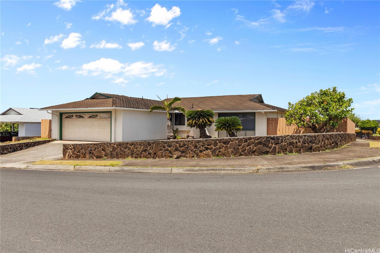 98596 Puailima Street , Aiea, Hi 96701 Pearlridge