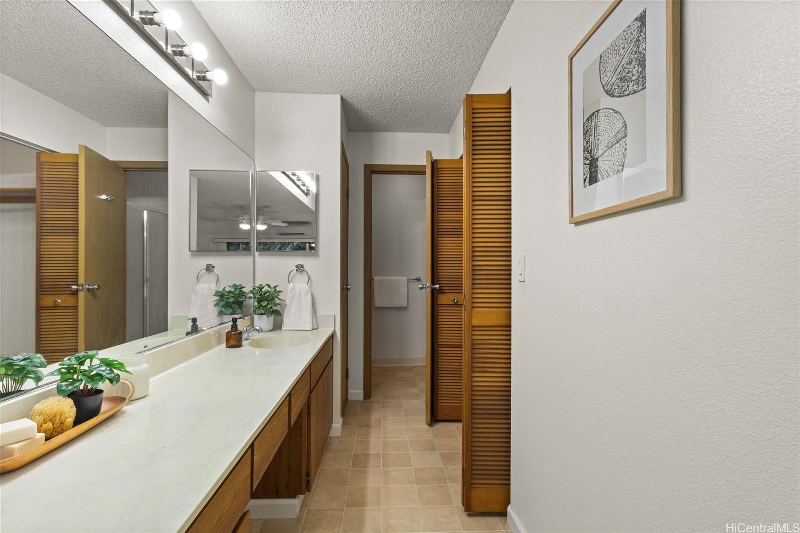 Newtown Meadows condo # 8B2, Aiea, Hawaii - photo 13 of 20