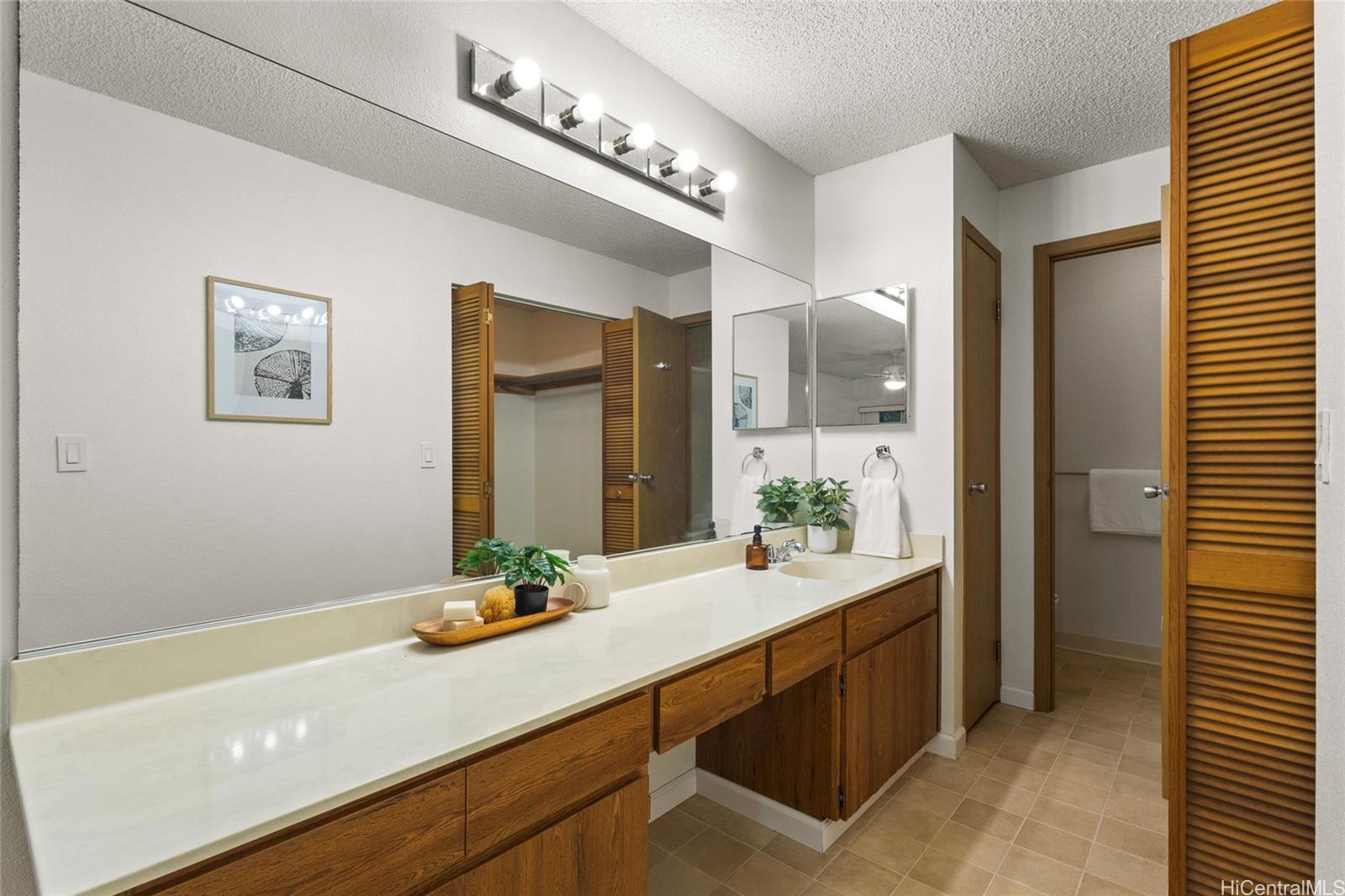 Newtown Meadows condo # 8B2, Aiea, Hawaii - photo 14 of 20