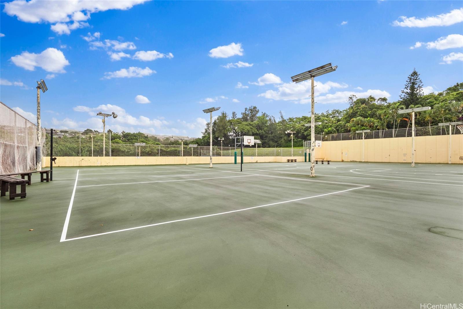 Newtown Meadows condo # 8B2, Aiea, Hawaii - photo 17 of 20