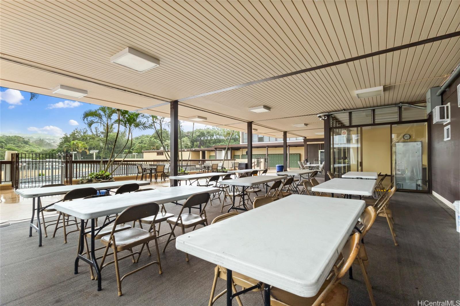 Newtown Meadows condo # 8B2, Aiea, Hawaii - photo 19 of 20