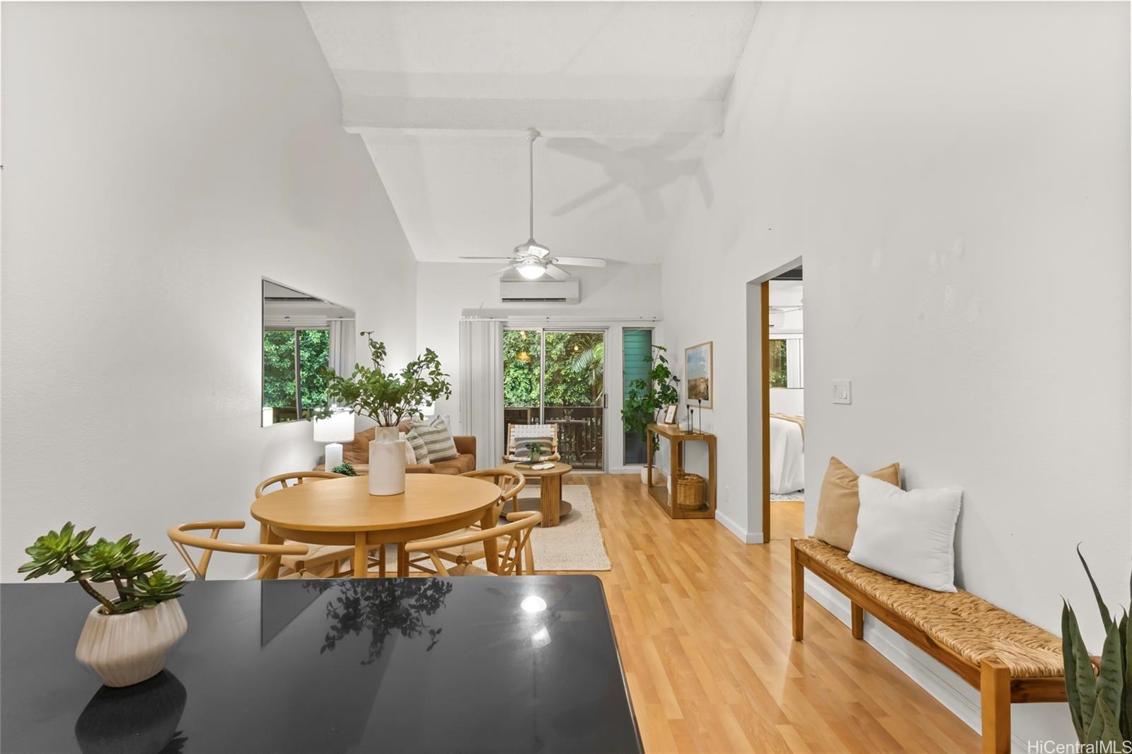 Newtown Meadows condo # 8B2, Aiea, Hawaii - photo 5 of 20