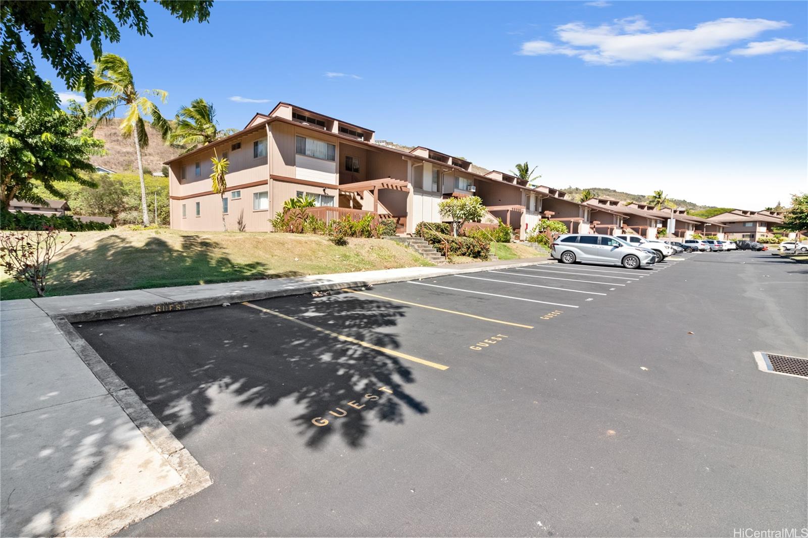 Newtown Assn townhouse # 1B2, Aiea, Hawaii - photo 14 of 16