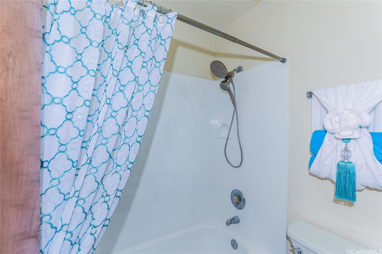 Pearl Horizons 3A condo # 2041, Aiea, Hawaii - photo 16 of 24