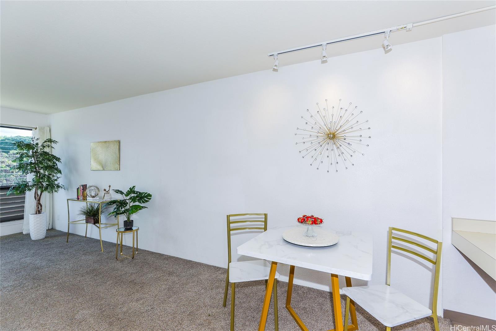 Pearl Horizons 3A condo # 2041, Aiea, Hawaii - photo 3 of 24