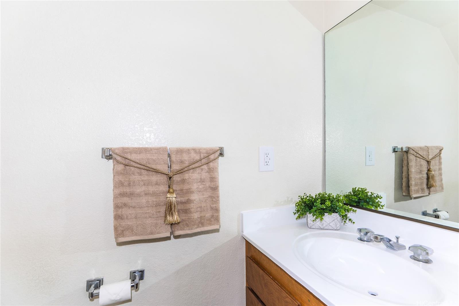 Pearl Horizons 3A condo # 2041, Aiea, Hawaii - photo 6 of 24