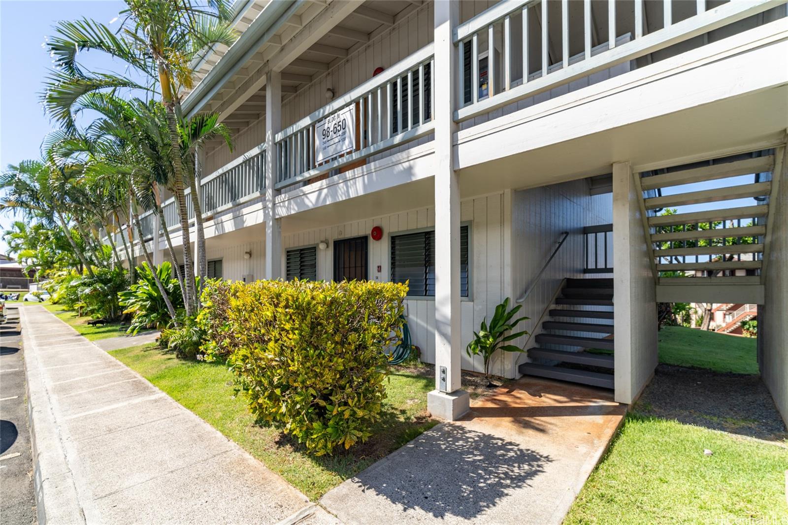 Pearl Horizons 3B condo # 138, Aiea, Hawaii - photo 2 of 25