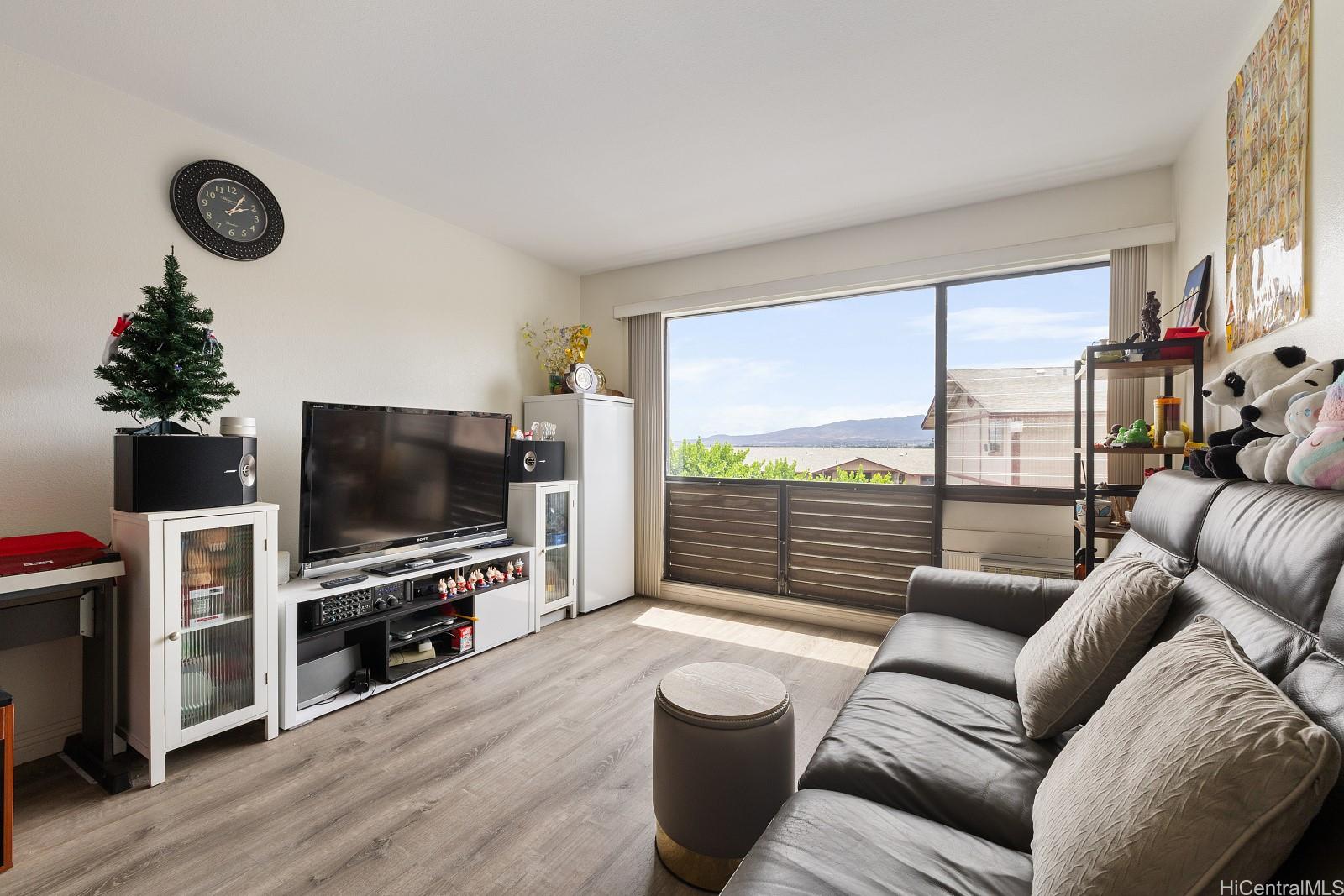 Pearl Horizons 2B condo # 276, Aiea, Hawaii - photo 3 of 25