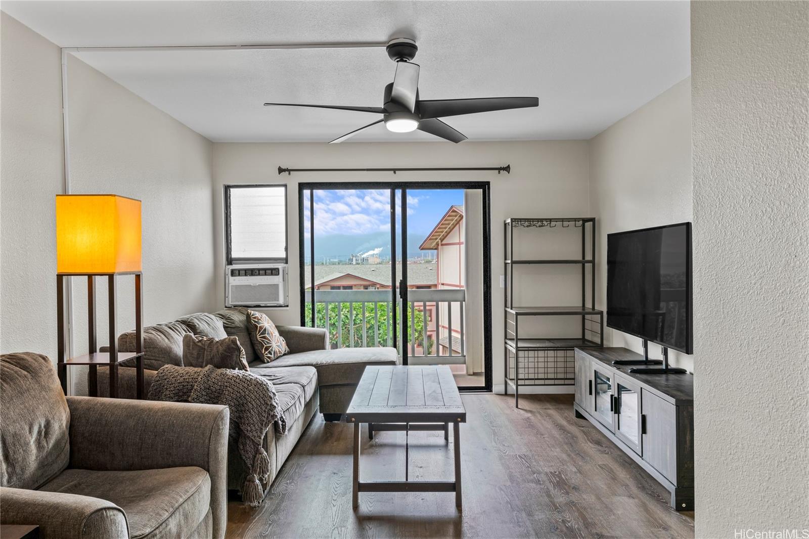 Pearl Horizons 2B condo # 277, Aiea, Hawaii - photo 2 of 25