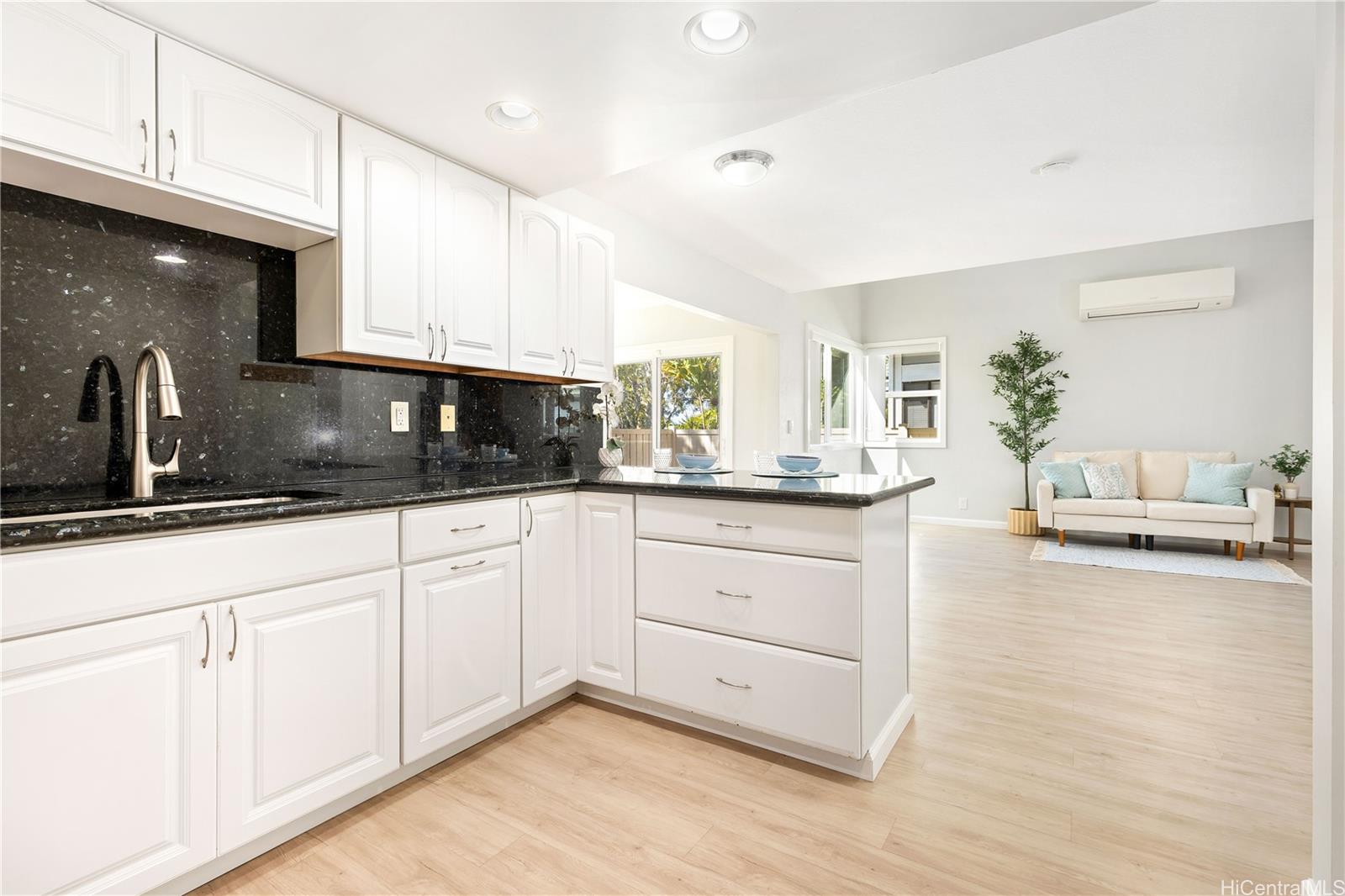 98-673  Lania Place Newtown, PearlCity home - photo 8 of 22