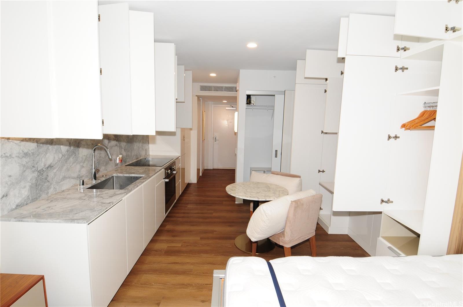 Aalii condo # 1208, Honolulu, Hawaii - photo 14 of 25