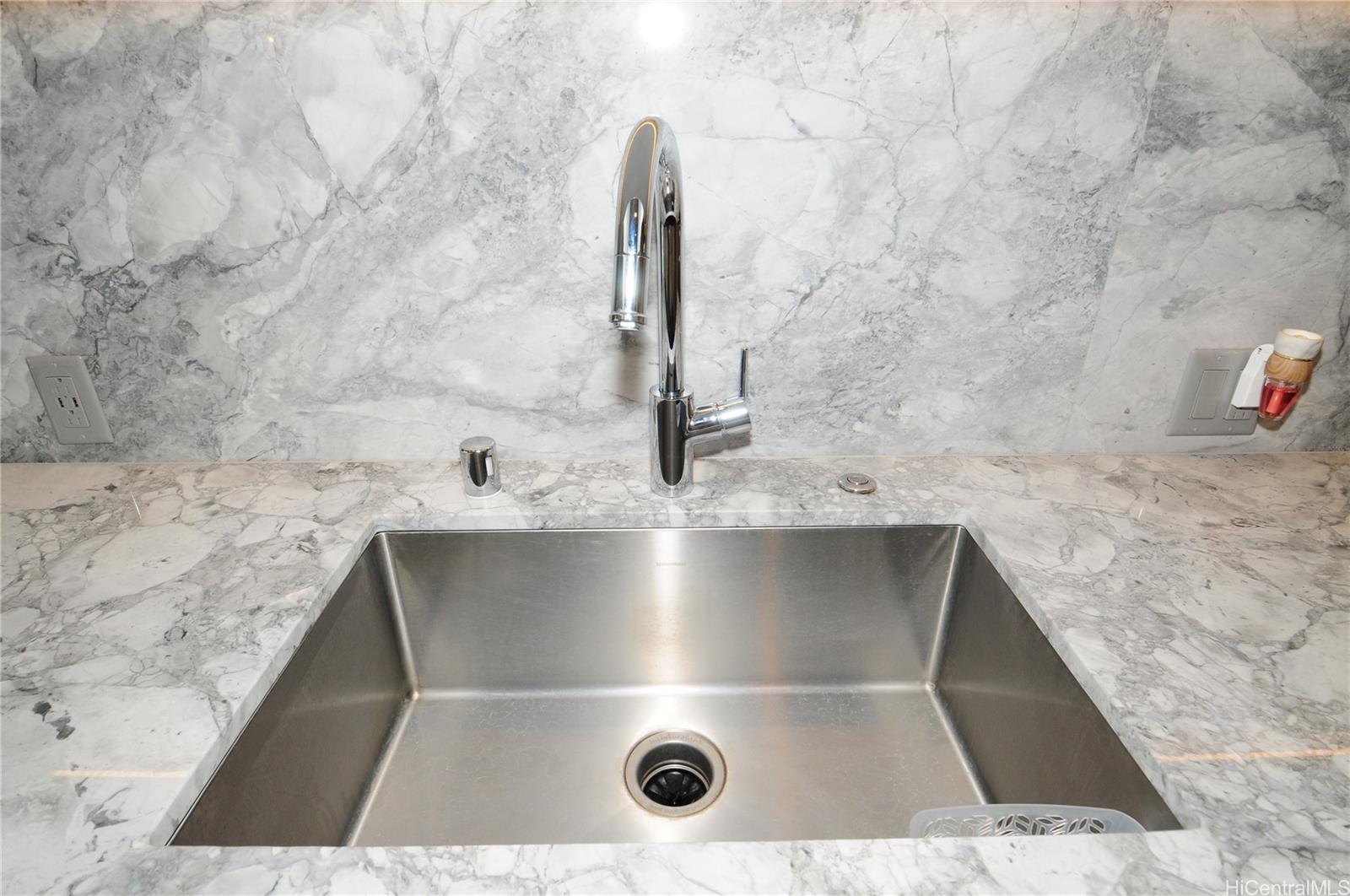 Aalii condo # 1208, Honolulu, Hawaii - photo 16 of 25