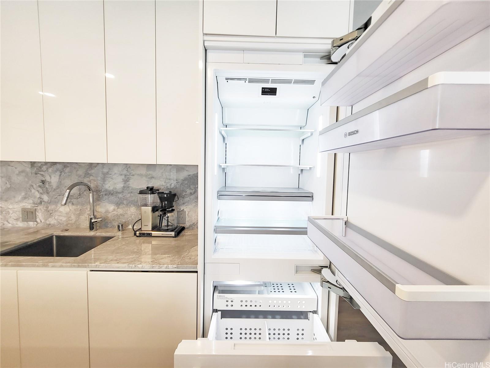 987 Queen Street Honolulu - Rental - photo 6 of 25