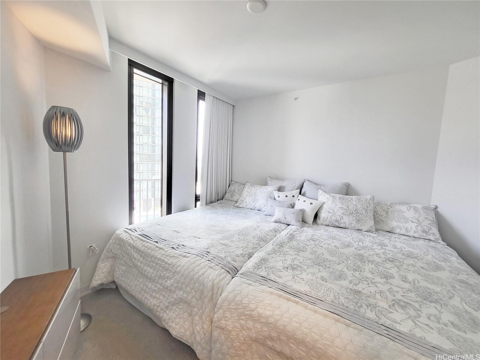 987 Queen Street Honolulu - Rental - photo 9 of 25