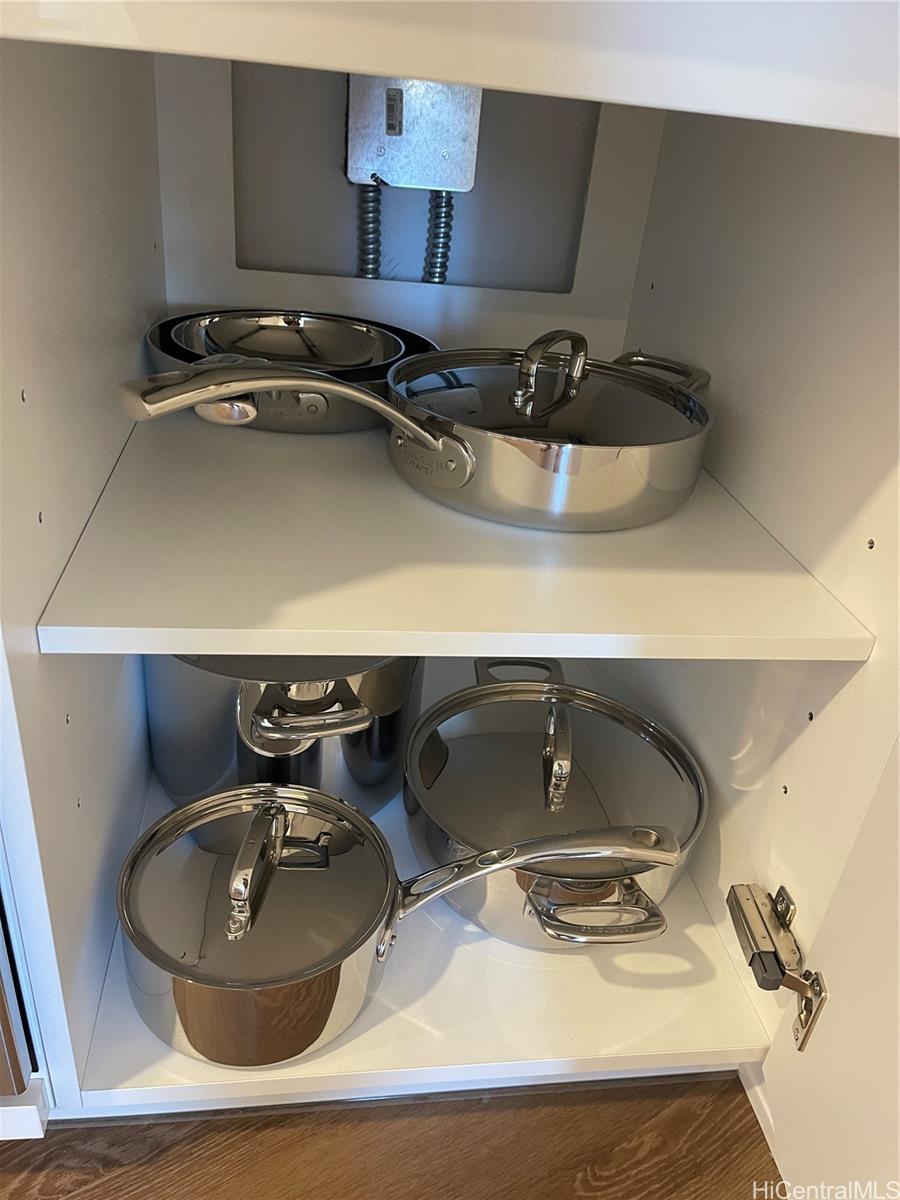 987 Queen St Honolulu - Rental - photo 13 of 20