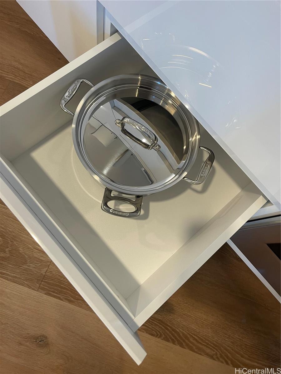 987 Queen St Honolulu - Rental - photo 14 of 20