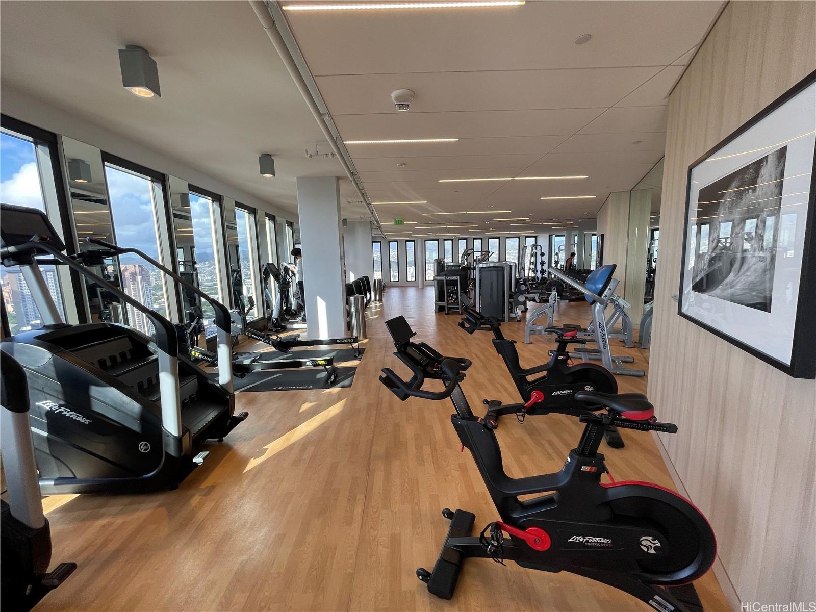 987 Queen St Honolulu - Rental - photo 18 of 20