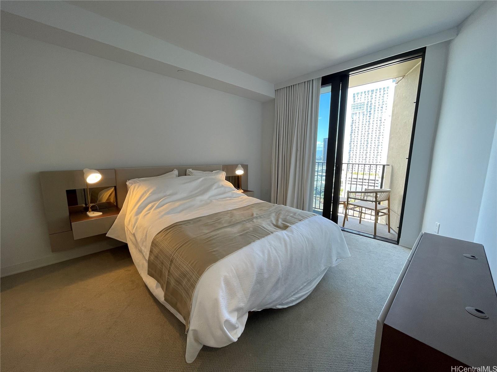 987 Queen St Honolulu - Rental - photo 4 of 20