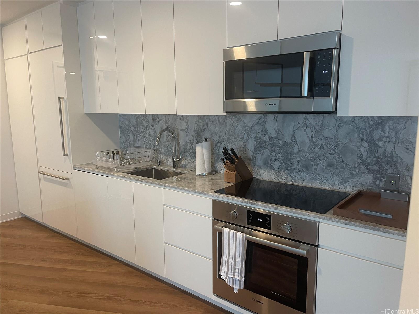 987 Queen St Honolulu - Rental - photo 5 of 20