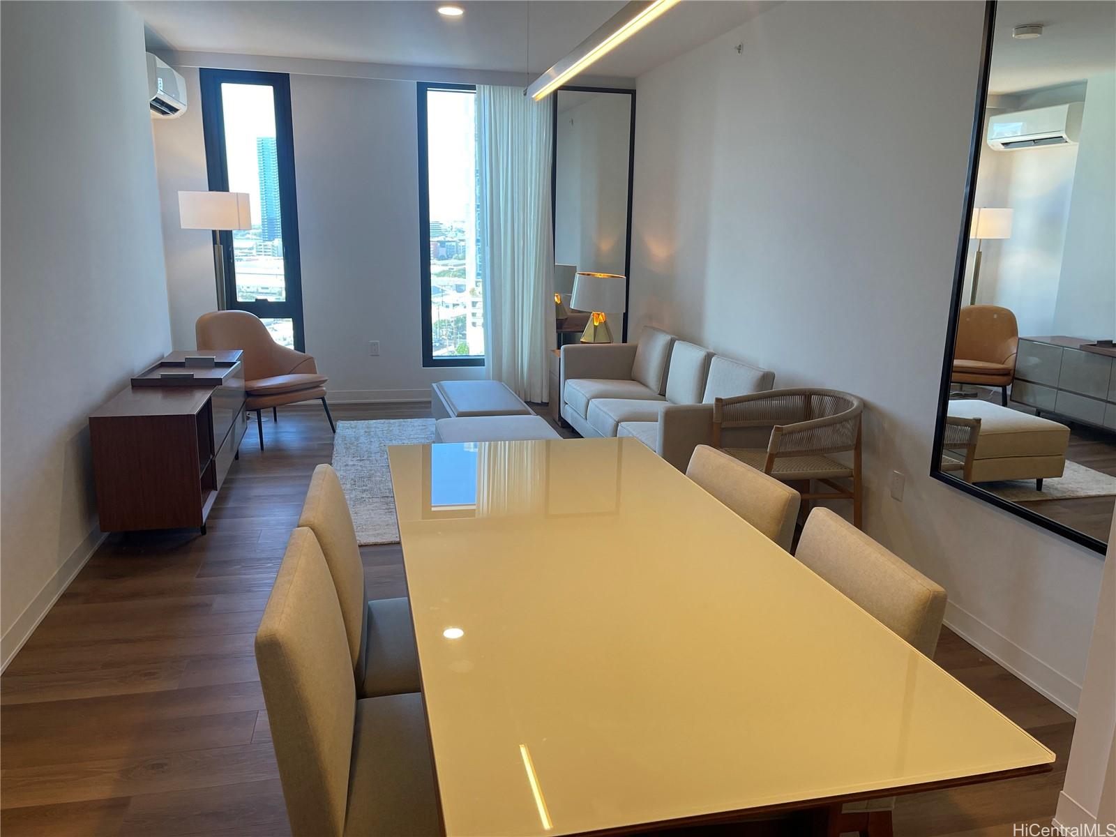 987 Queen St Honolulu - Rental - photo 6 of 20