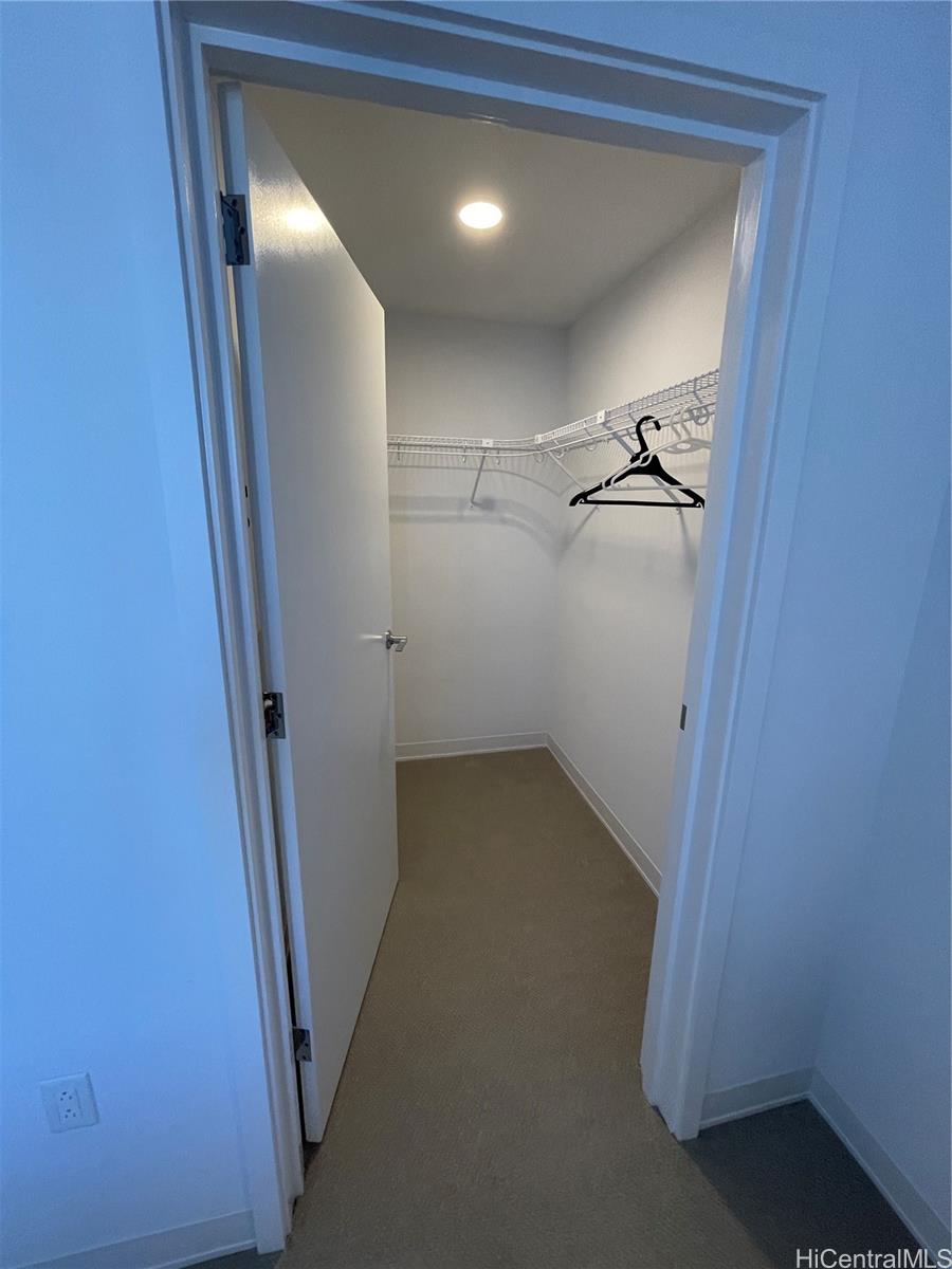 987 Queen St Honolulu - Rental - photo 8 of 20